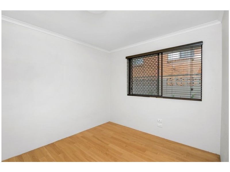 10 Lather Street, Southport QLD 4215