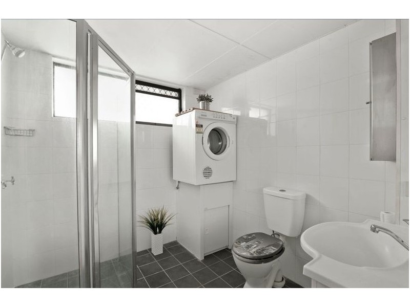 10 Lather Street, Southport QLD 4215