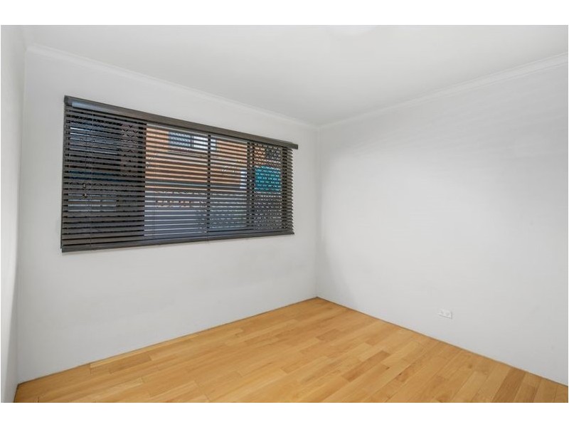 10 Lather Street, Southport QLD 4215