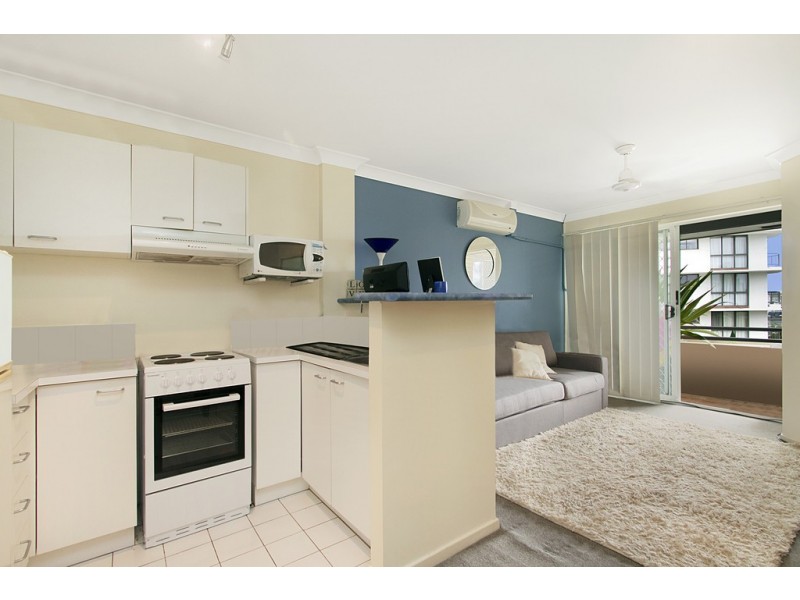 24 ‘Budds Beach’ 43 Cypress Avenue, Surfers Paradise QLD 4217