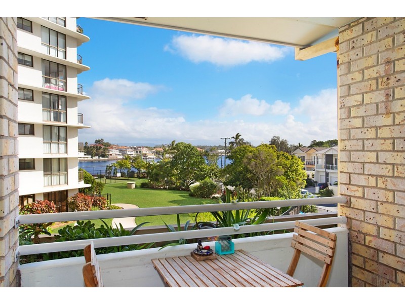Unit 13 ”Budds Beach” 43 Cypress Avenue, Surfers Paradise QLD 4217
