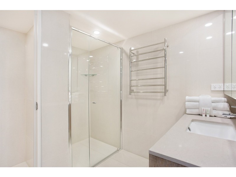 APT 40K ‘Peninsula’ 5 Clifford street, Surfers Paradise QLD 4217