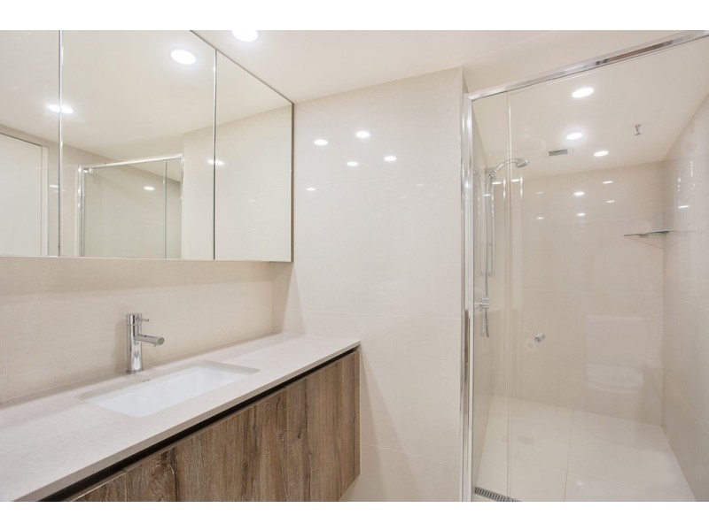 APT 40K ‘Peninsula’ 5 Clifford street, Surfers Paradise QLD 4217
