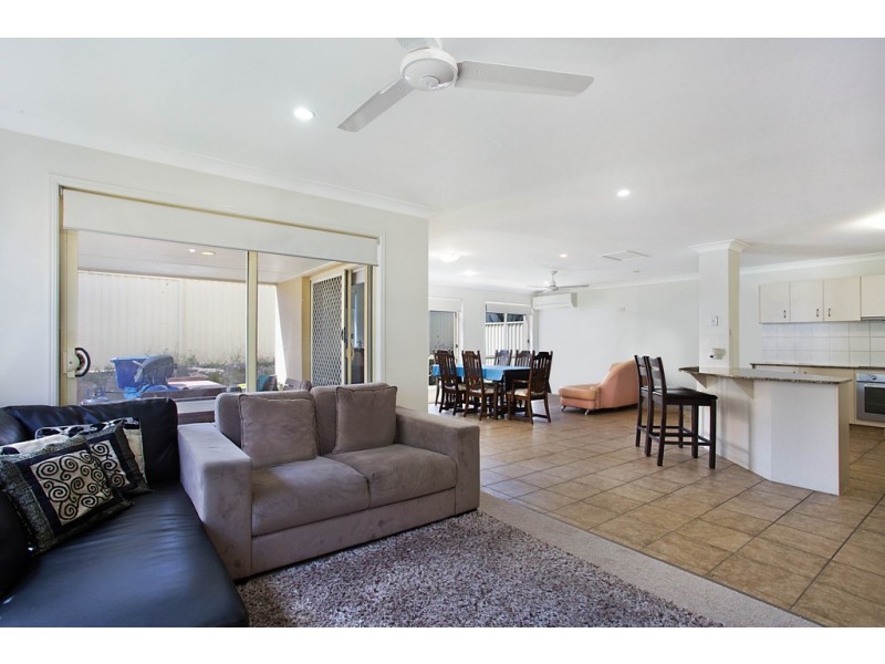 85 Tee Tree Boulevard, Arundel QLD 4214