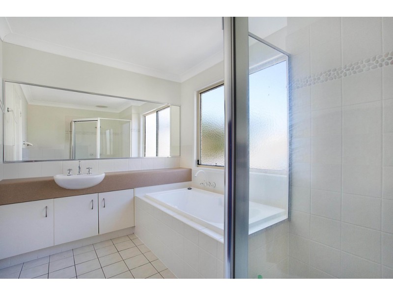 85 Tee Tree Boulevard, Arundel QLD 4214