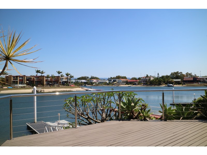 4 Bacardi Court, Mermaid Waters QLD 4218