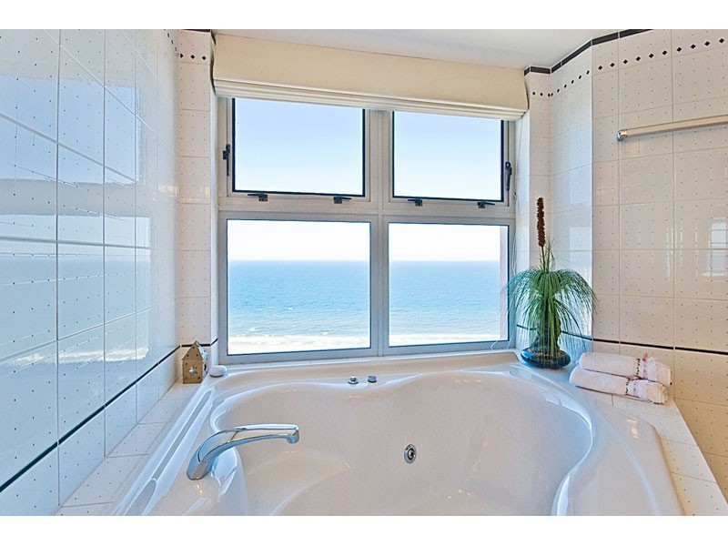 Unit 184 Grand Mariner, 12 Commodore Drive, Paradise Waters QLD 4217