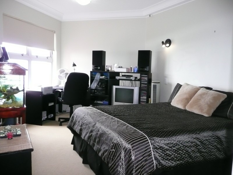 Unit 113 Grand Mariner, 12 Commodore Drive, Paradise Waters QLD 4217