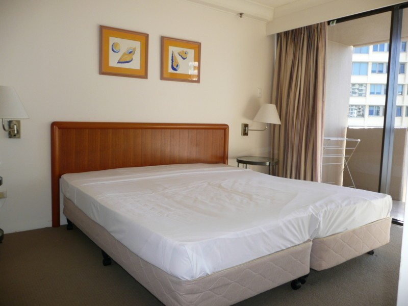 Unit 603 Longbeach, 28 North cliffe Terrace, Surfers Paradise QLD 4217