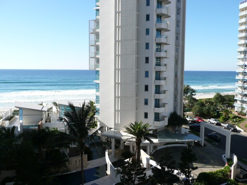 Unit 603 Longbeach, 28 North cliffe Terrace, Surfers Paradise QLD 4217