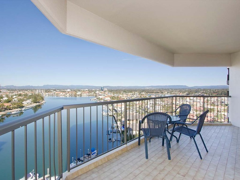 Unit 63 Atlantis West, 2 Admiralty Drive, Paradise Waters QLD 4217