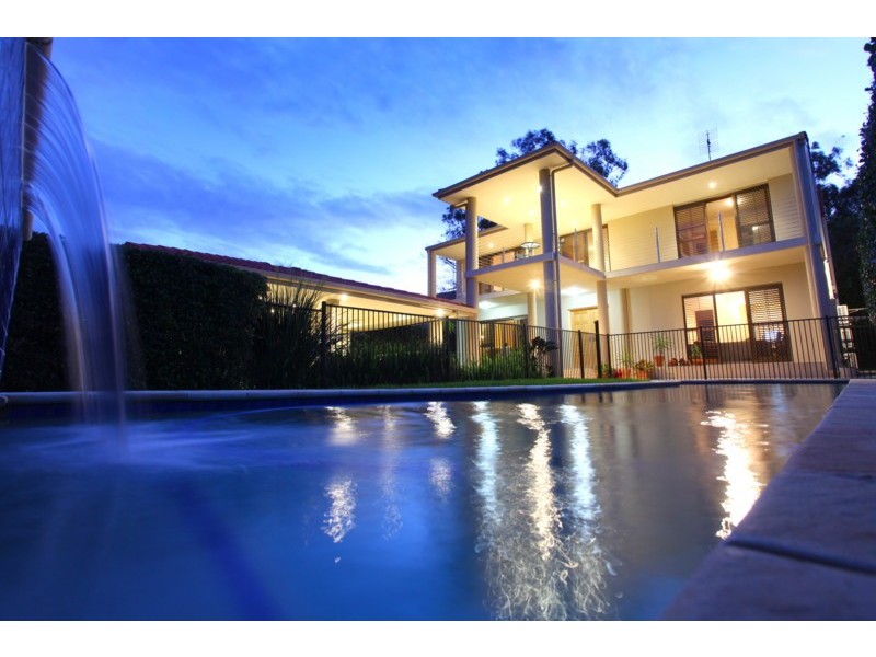 4 Marlborough Court, Benowa QLD 4217