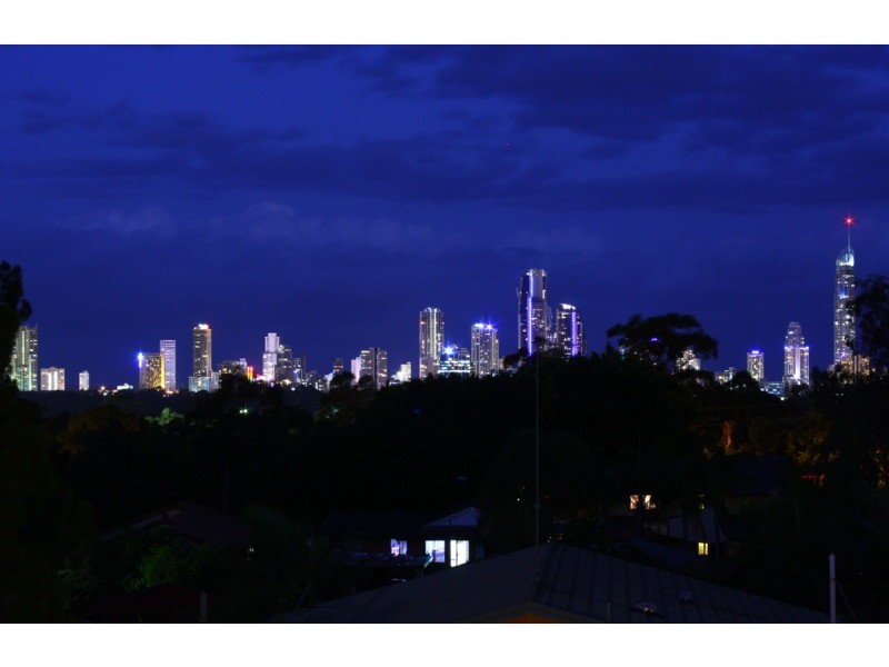 4 Marlborough Court, Benowa QLD 4217