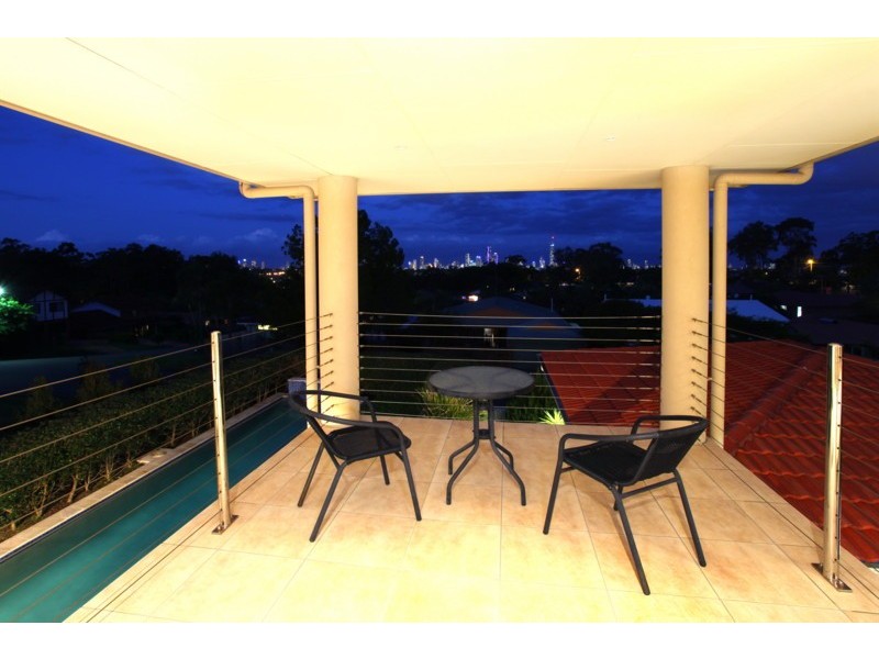 4 Marlborough Court, Benowa QLD 4217