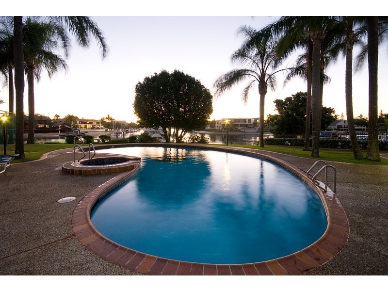 Unit 1 Kings Row South, 18 Commodore Drive, Paradise Waters QLD 4217