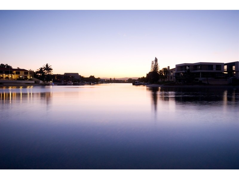 Unit 1 Kings Row South, 18 Commodore Drive, Paradise Waters QLD 4217