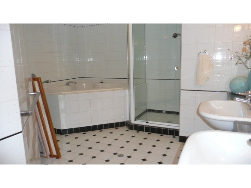Unit 150 Grand Mariner, 12 Commodore Drive, Paradise Waters QLD 4217