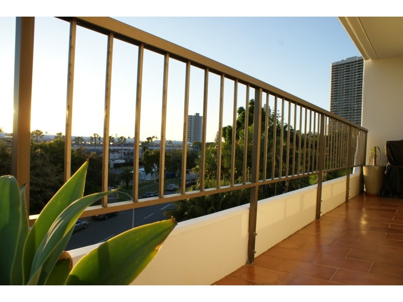 Unit 12 Kings Row South, 18 Commodore Drive, Paradise Waters QLD 4217