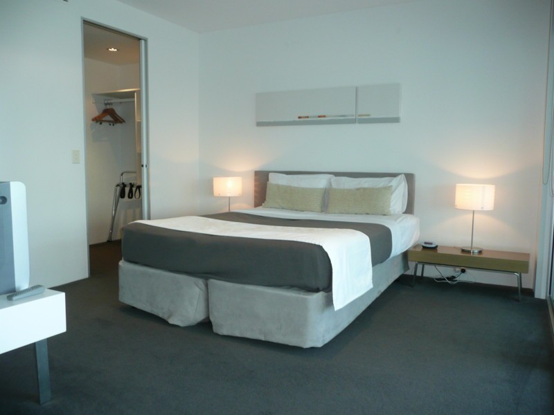 Unit 1008 Q1, 9 Hamilton Avenue, Surfers Paradise QLD 4217