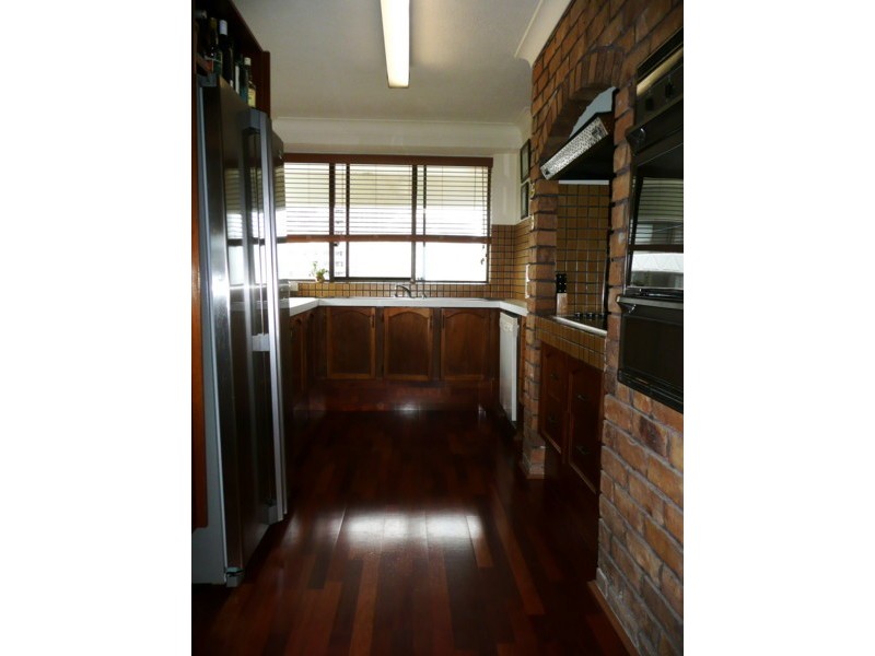 Unit 28 Kings Row Centre, 20 Commodore Drive, Paradise Waters QLD 4217