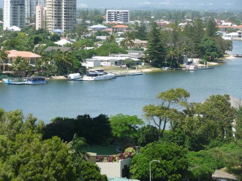 Unit 49 Grand Mariner, 12 Commodore Drive, Paradise Waters QLD 4217