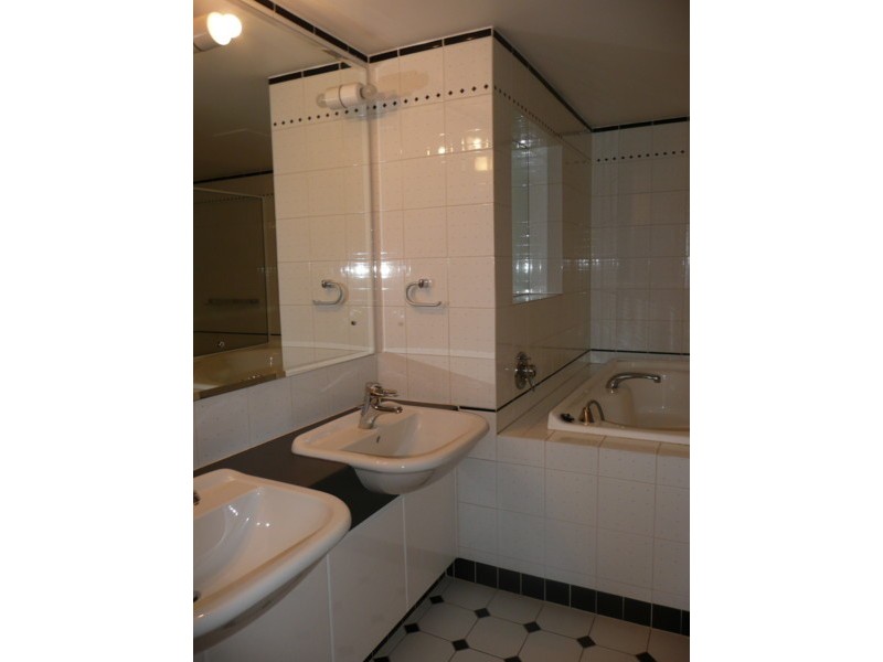 Unit 59 Grand Mariner, 12 Commodore Drive, Paradise Waters QLD 4217