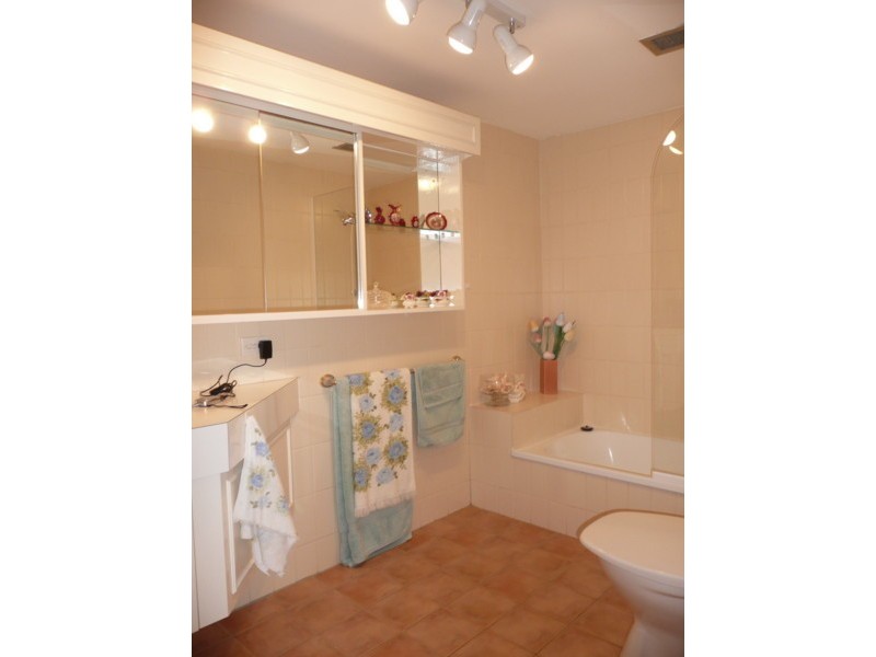 Unit 25 Kings Row South, 18 Commodore Drive, Paradise Waters QLD 4217