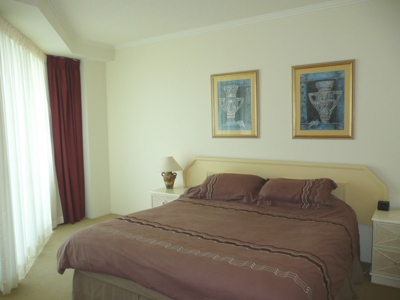 Unit 809 Sun City, 3400 Gold Coast Hwy, Surfers Paradise QLD 4217