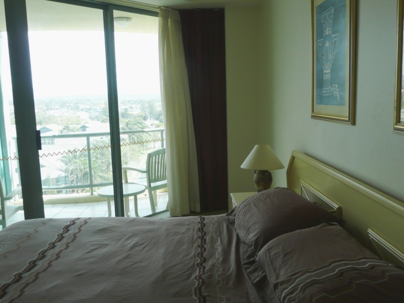 Unit 809 Sun City, 3400 Gold Coast Hwy, Surfers Paradise QLD 4217