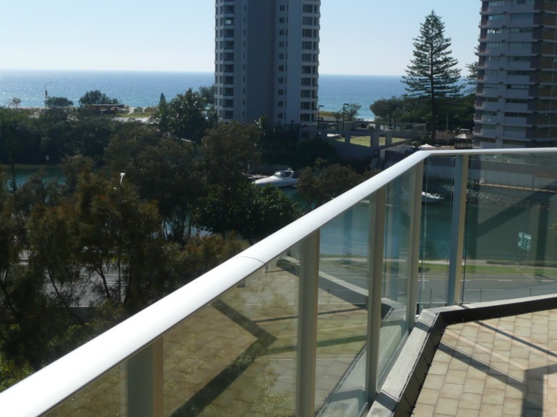 Unit 27 Atlantis East, 2 Admiralty Drive, Paradise Waters QLD 4217