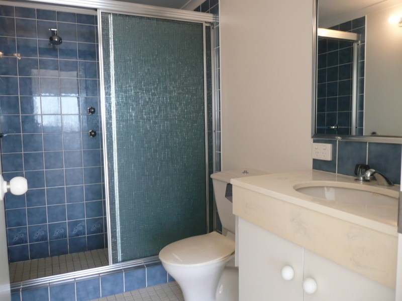 Unit 27 Atlantis East, 2 Admiralty Drive, Paradise Waters QLD 4217