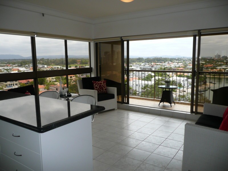 Unit 47 Atlantis West, 2 Admiralty Drive, Paradise Waters QLD 4217