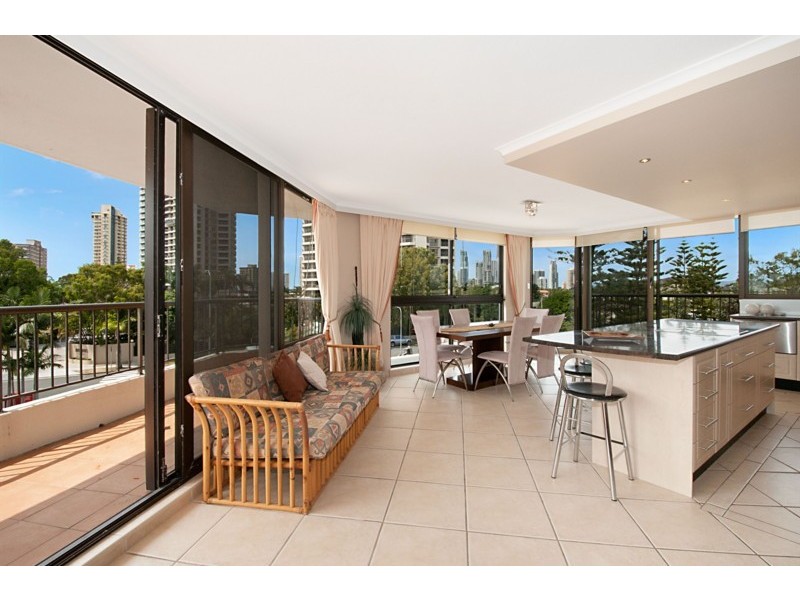 Unit 18 The Nelson, 5 Admiralty Drive, Paradise Waters QLD 4217