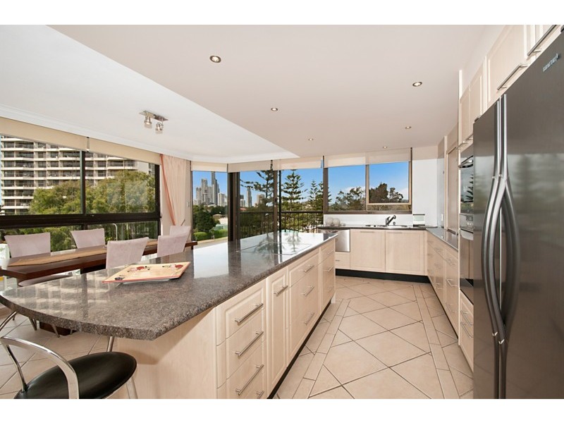 Unit 18 The Nelson, 5 Admiralty Drive, Paradise Waters QLD 4217