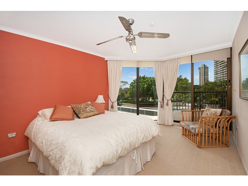 Unit 18 The Nelson, 5 Admiralty Drive, Paradise Waters QLD 4217