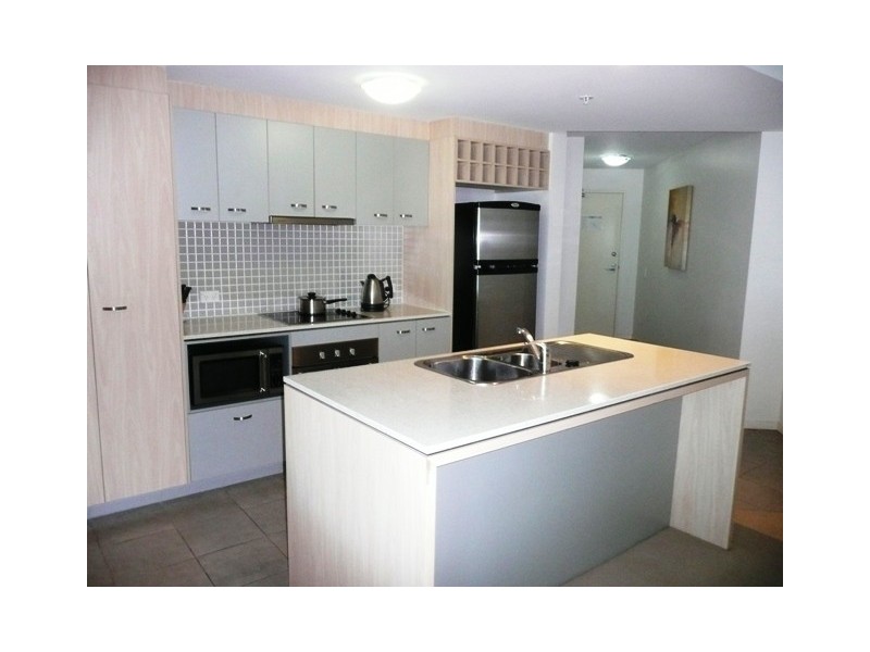 18 Fern Street, Surfers Paradise QLD 4217