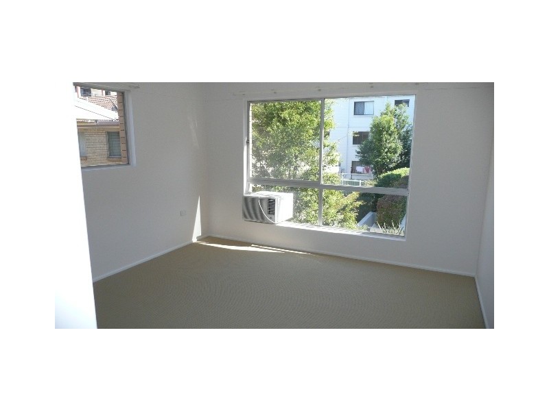 Unit 7 128 Marine Parade, Southport QLD 4215