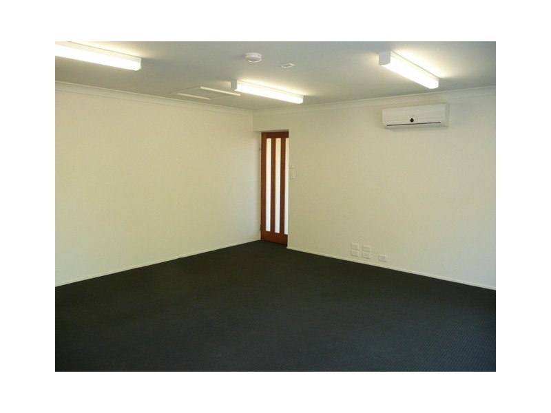 9 Mowla, Ashmore QLD 4214