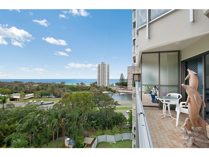 Unit 35 Atlantis East, 2 Admiralty Drive, Paradise Waters QLD 4217