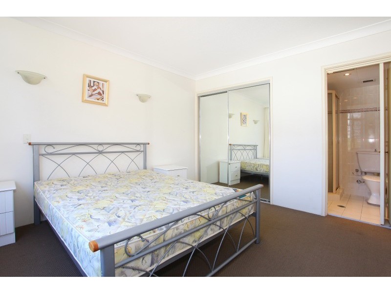 Unit 301 Oak Lodge 3 Oak Avenue, Surfers Paradise QLD 4217