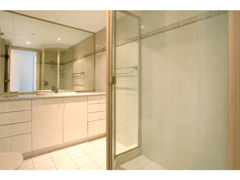 Unit 301 Oak Lodge 3 Oak Avenue, Surfers Paradise QLD 4217