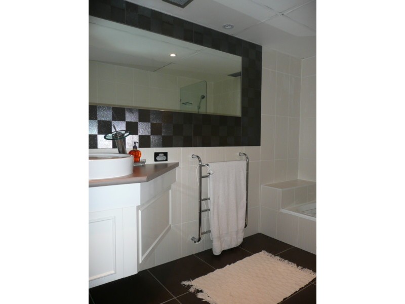 Unit 33 Kings Row Centre, Paradise Waters QLD 4217