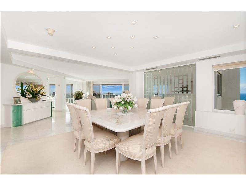 Unit 180 Atlantis East, 2 Admiralty Drive, Paradise Waters QLD 4217