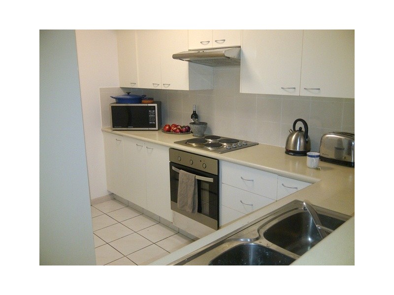 Sailfish Cove  215 Cottesloe Dr, Mermaid Waters QLD 4218