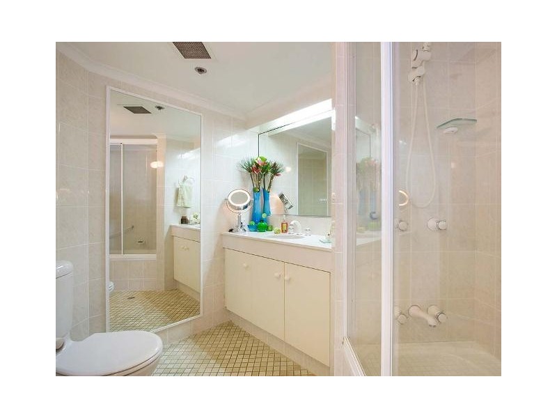 Atlantis West 2 Admiralty Drive, Paradise Waters QLD 4217