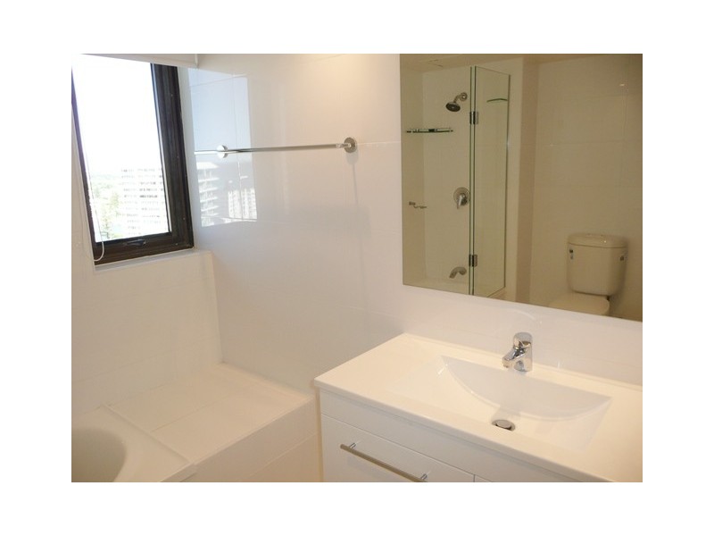 5 Enderley, Surfers Paradise QLD 4217