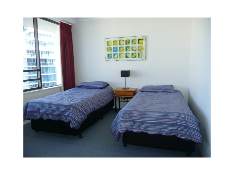 5 Enderley, Surfers Paradise QLD 4217