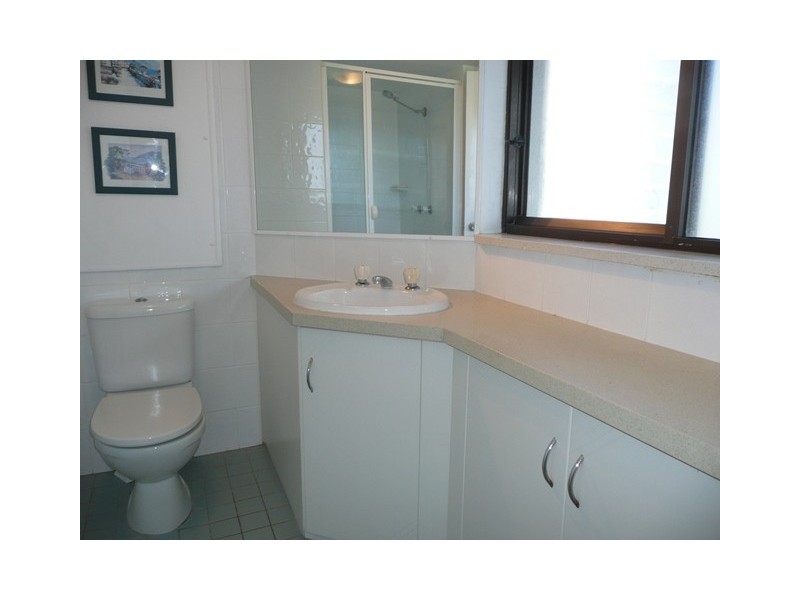 5 Enderley, Surfers Paradise QLD 4217