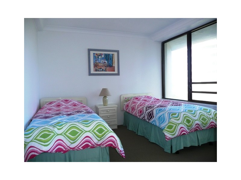 5 Enderley, Surfers Paradise QLD 4217