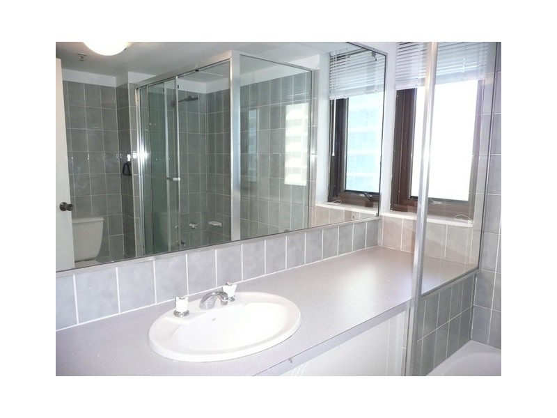 5 Enderley, Surfers Paradise QLD 4217